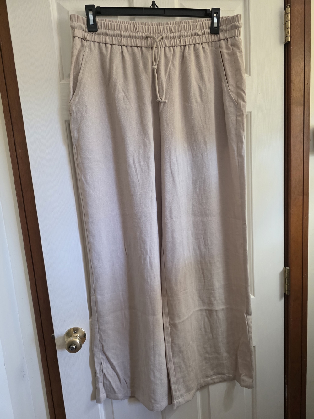 HALARA Women's Straight-Leg Drawstring Pants in Light Taupe - Picture 3 of 5